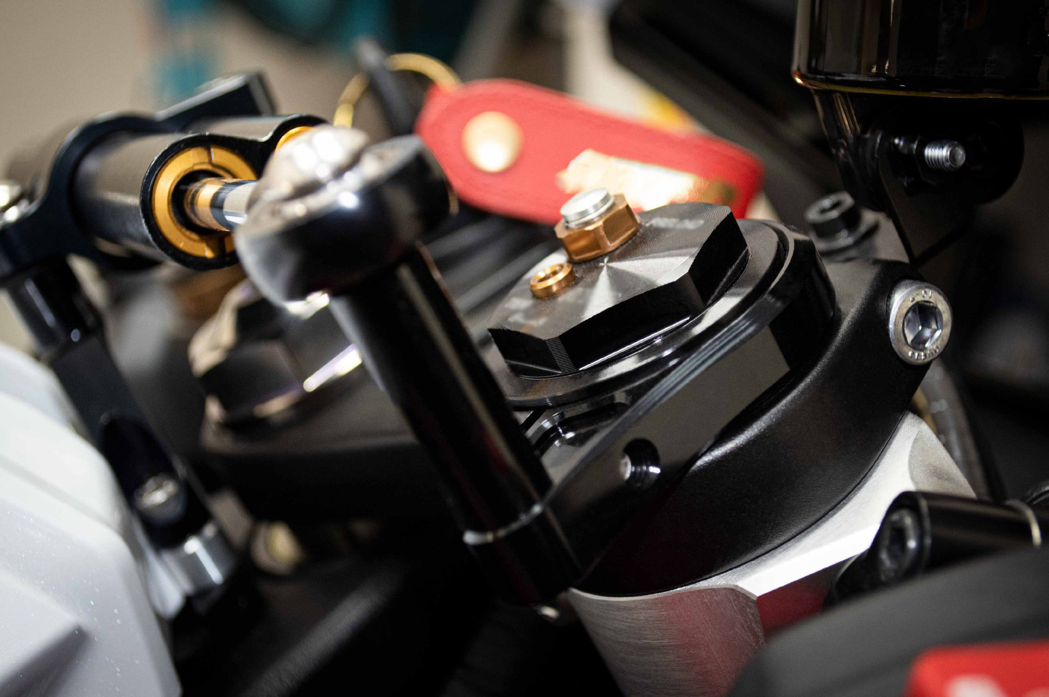 لـ YZF-R9 YZF R9 2025 2026، دع - مراجعة Steering Damper Stabilizer Kit Cnc وسعره