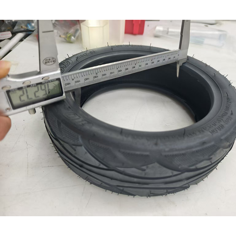 إطار أصلي بدون أنبوب لسكوتر IN - مراجعة Scooter Tire وسعره